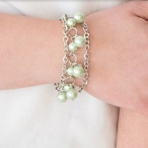 Nwt Papparazi Manhattan musical Green Bracelet